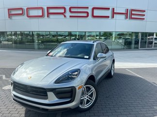 Certified 2025 Porsche Macan image 1