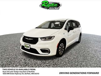 New 2025 Chrysler Pacifica Select image 1