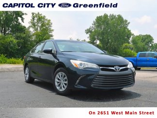 Used 2016 Toyota Camry LE image 1