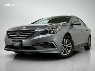 Used 2017 Hyundai Sonata SE image 1