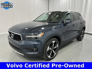 Certified 2022 Volvo XC40 T5 Momentum image 1