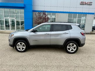 Used 2024 Jeep Compass Latitude image 1