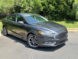 Used 2017 Ford Fusion SE w/ Equipment Group 201A image 1