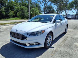 Used 2017 Ford Fusion SE image 1