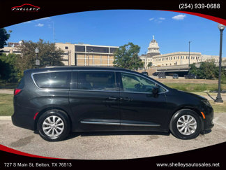 Used 2017 Chrysler Pacifica Touring-L image 1