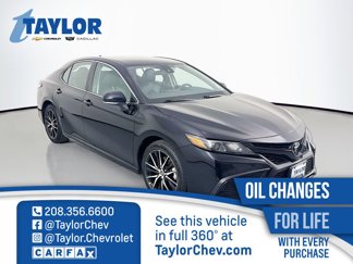 Used 2022 Toyota Camry SE image 1