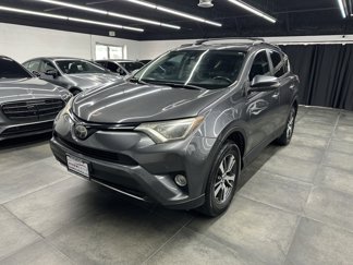 Used 2018 Toyota RAV4 XLE image 1