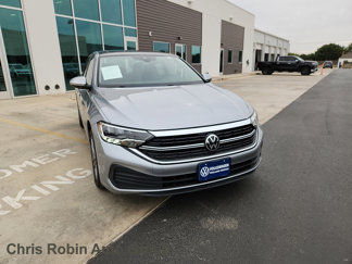 Used 2024 Volkswagen Jetta SE image 1
