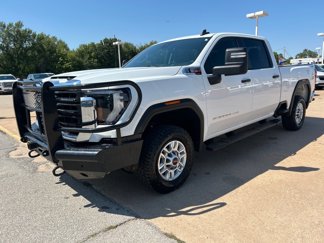 Used 2024 GMC Sierra 2500 Pro w/ Convenience Package image 1
