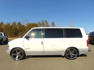 Used 1998 Chevrolet Astro Passenger image 1