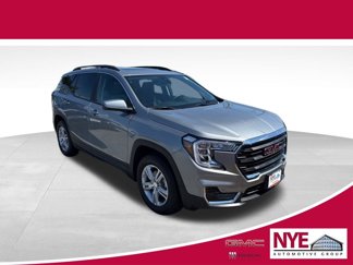 Used 2024 GMC Terrain SLE w/ Driver Convenience Package image 1