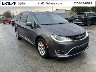 Used 2017 Chrysler Pacifica Limited image 1