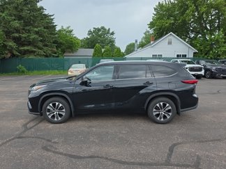 Used 2020 Toyota Highlander XLE image 1