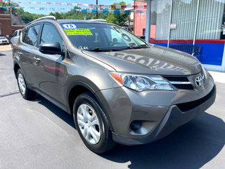 Used 2015 Toyota RAV4 LE image 1