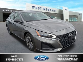 Used 2024 Nissan Altima 2.5 SV image 1