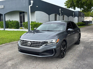 Used 2020 Volkswagen Passat 2.0T R-Line image 1