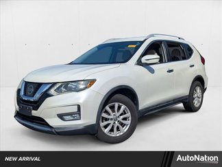 Used 2017 Nissan Rogue SV image 1
