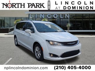 Used 2018 Chrysler Pacifica Touring-L w/ Tire & Wheel Group image 1