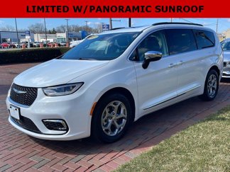 Used 2023 Chrysler Pacifica Limited image 1