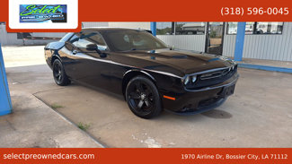 Used 2015 Dodge Challenger SXT image 1