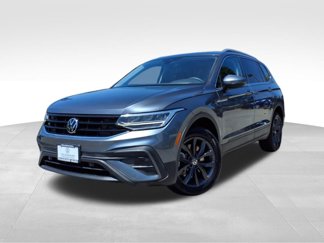 Used 2022 Volkswagen Tiguan SE image 1