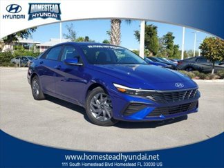 New 2024 Hyundai Elantra SEL image 1