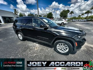 Used 2023 Jeep Grand Cherokee L Laredo image 1