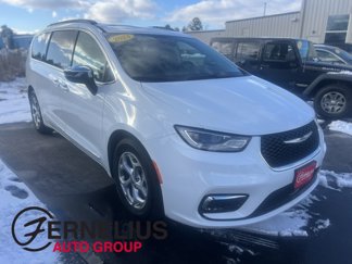 Used 2023 Chrysler Pacifica Limited image 1