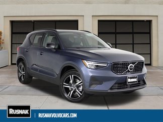 New 2026 Volvo XC40 B4 Core image 1