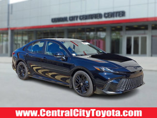 Used 2025 Toyota Camry SE image 1