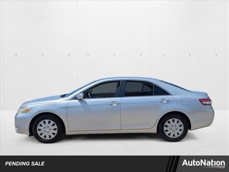 Used 2010 Toyota Camry LE image 1