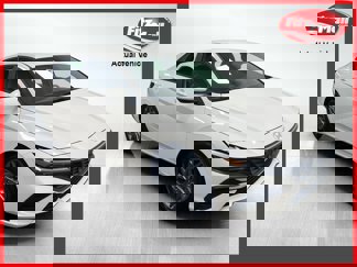 Used 2024 Hyundai Elantra SEL image 1