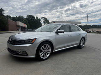 Used 2017 Volkswagen Passat 1.8T SEL Premium image 1