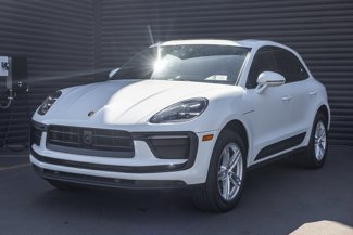 Certified 2025 Porsche Macan image 1