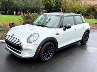 Used 2015 MINI Cooper 4-Door Hardtop image 1