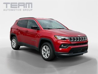 New 2025 Jeep Compass Latitude image 1