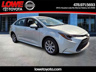 Used 2025 Toyota Corolla LE image 1