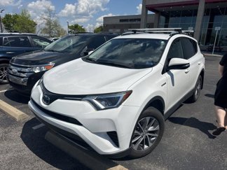 Used 2018 Toyota RAV4 LE image 1