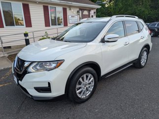 Used 2018 Nissan Rogue SV image 1