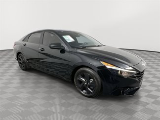 Used 2023 Hyundai Elantra SEL w/ Preferred Accessory Package image 1