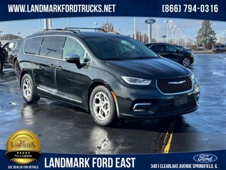 Used 2023 Chrysler Pacifica Limited image 1