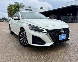 Used 2023 Nissan Altima 2.5 SV image 1