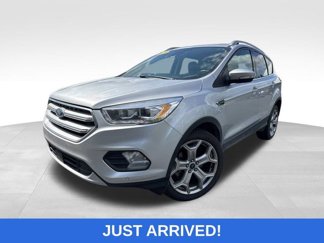Used 2019 Ford Escape Titanium image 1