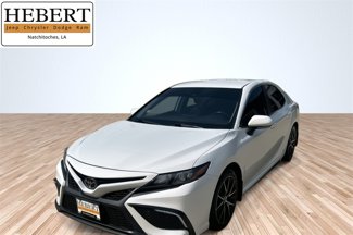Used 2023 Toyota Camry SE image 1