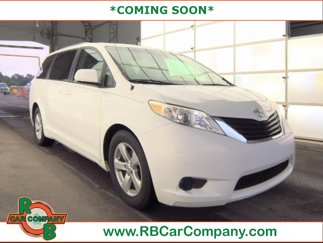 Used 2013 Toyota Sienna LE image 1
