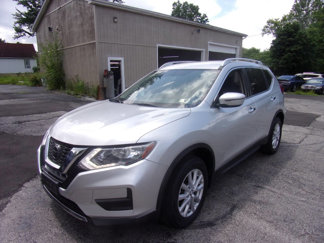 Used 2018 Nissan Rogue SV image 1