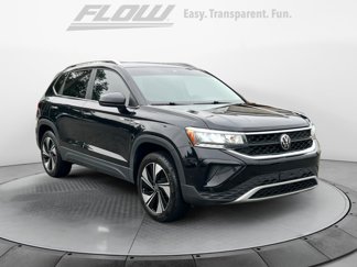 Used 2024 Volkswagen Taos SE w/ Panoramic Sunroof Package image 1