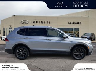 Used 2023 Volkswagen Tiguan SE image 1