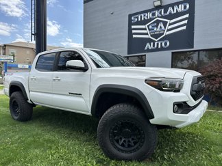 Used 2021 Toyota Tacoma TRD Off-Road w/ Technology Package image 1