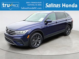 Used 2022 Volkswagen Tiguan SE image 1